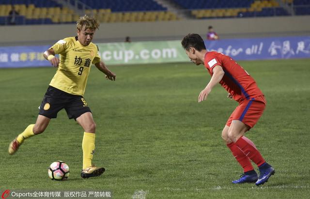 《白蛇2》虽然特效满分，剧情漏洞却很明显，国漫崛起仍需努力 2021-07-27 《奥特曼崛起》全国热映中 精良制作尽显国漫匠心 2019-01-25 由王巍执导的奥特曼系列动画电影《钢铁飞龙之奥特曼崛起》目前正在全国各大影院火热上映。