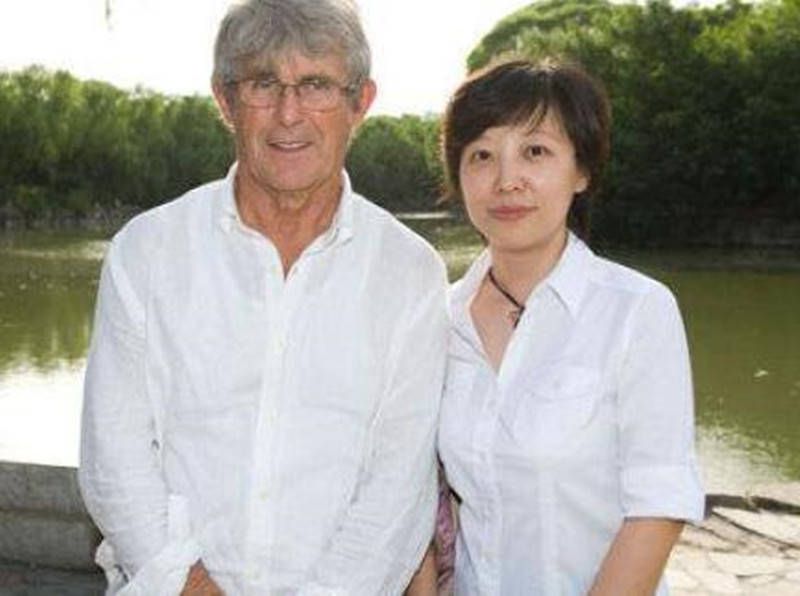 安妮、斯坦利拍摄《穿普拉达的女王2》2025-08-21 《穿普拉达的女王2》曝路透 安妮×艾米莉会面谈判2025-08-15 《穿普拉达的女王2》曝路透 艾米莉·布朗特首现身2025-07-30 《穿普拉达的女王2》曝路透 海瑟薇依然忙忙碌碌2025-07-28 《穿普拉达的女王2》开拍 安妮·海瑟薇解锁四造型2025-07-22 《穿Prada的女王2》曝卡司 刘玉玲、阿什利等加盟2025-07-09 热门新闻 食物和爱都不可辜负！