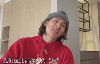 而刚刚求婚成功的许志安获得三个大奖，被主持人祝贺 罗志祥、潘玮柏东京开唱 巨星风范倾倒日本粉丝 2011-04-25 2011年4月25日讯，日本东京，由日本爱贝克思公司主办的第2届Asia Music Summit演唱会，24日在东京的NHK大厅举行，华语圈人气歌手罗志祥、吴建豪、潘玮柏，及偶像组合：大嘴巴 梁咏琪婚后首触电恋上曾志伟 称更易哭易感动 2013-06-07 在一部