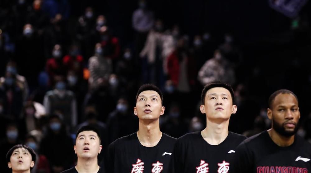 《圆梦巨人》