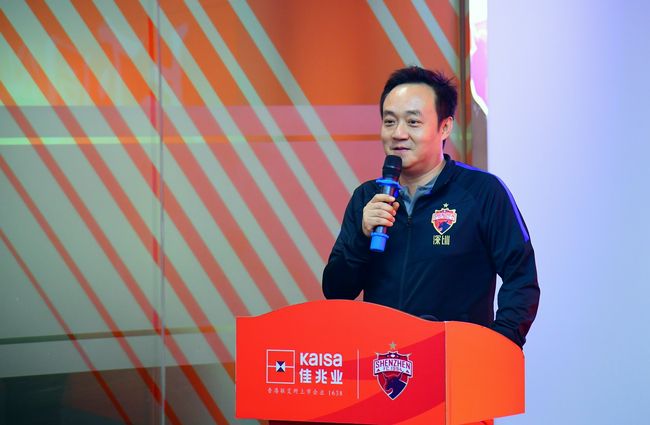 ”第一次当男主角，饶晓志做了不少外形上的细致准备，万茜也同样努力通过各种方式接近人物。