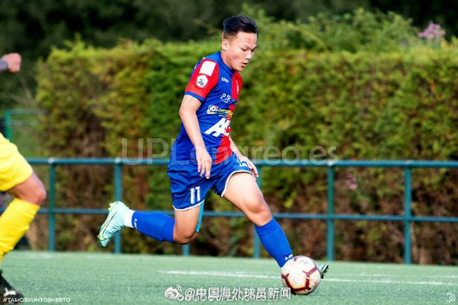 但是当时军队武器装备是非常落后的，我们就扬长避短，近战、夜战、偷袭，利用