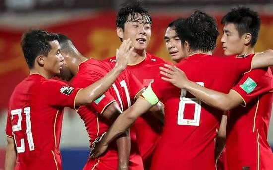 采访中，比诺什透露，这 电影频道将播朱丽叶·比诺什主演电影《两个世界》 2023-11-16 扫欧洲三大影展：柏林、戛纳、威尼斯，并获得最佳女主角大满贯的法国国宝级女演员——朱丽叶·比诺什。