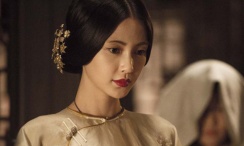 他的导演处女作《迷失之河》已经基本完成了拍摄，将要在即将举办的戛纳电影节上首映。