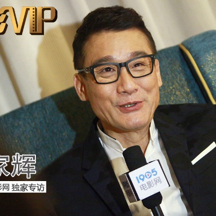 马秋元的成功则证明了内容深耕的重要性，她主演的《桃花马上请长缨》荣获微短剧百强榜TOP1，这部剧以其精彩的剧情、精良的制作和演员们出色的表演，受到了观众的广泛好评。